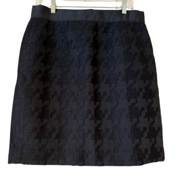 Loft Black Houndstooth Imprinted Skirt, Fully Lined - 8 - Picture 1 of 5